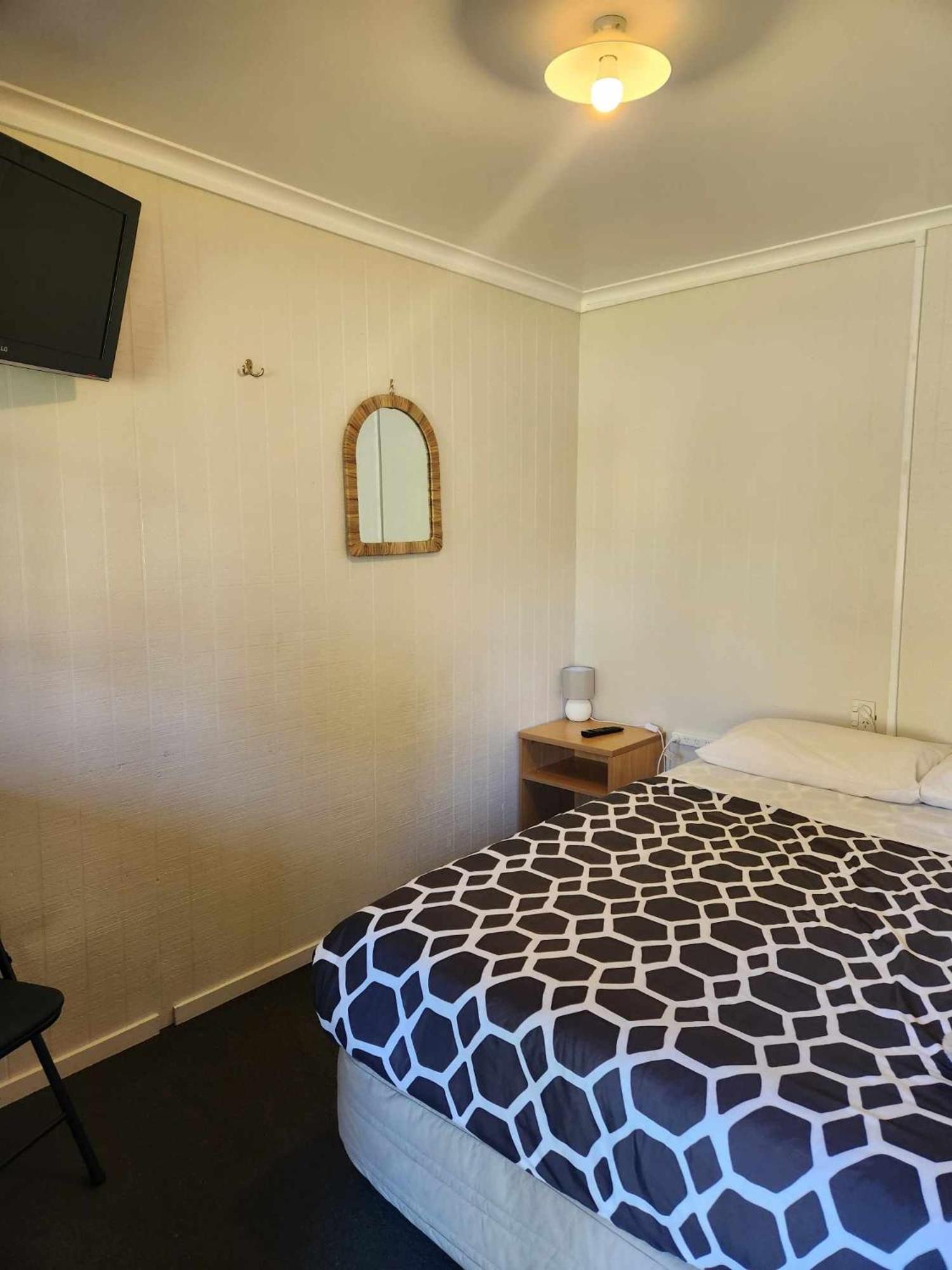 Bulls Motel & Holiday Park Halcombe Екстериор снимка