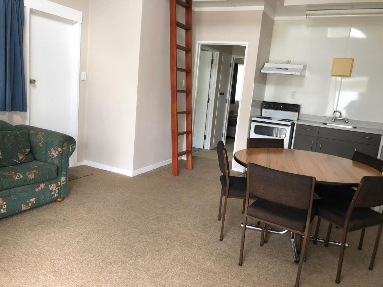 Bulls Motel & Holiday Park Halcombe Екстериор снимка