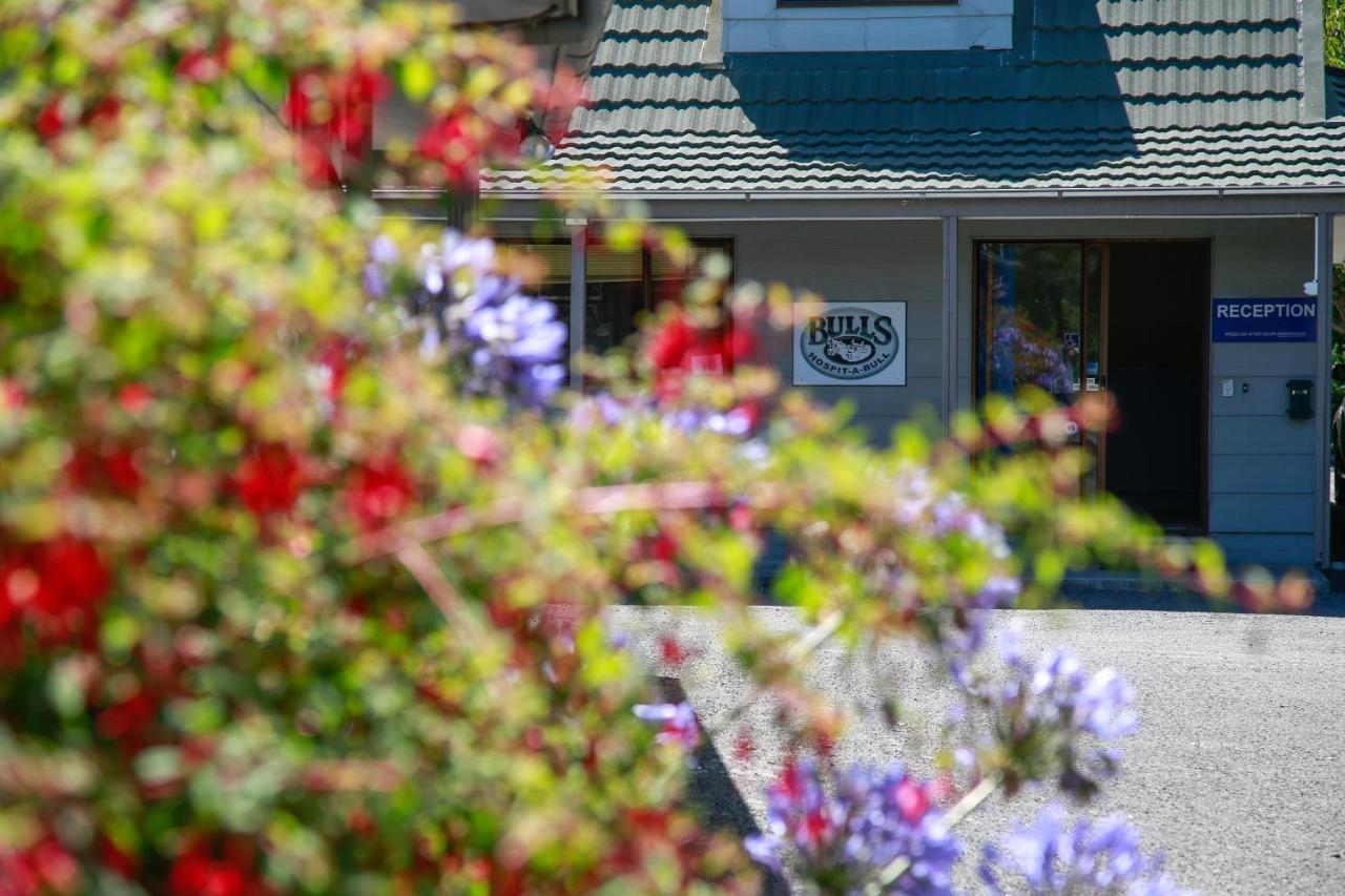 Bulls Motel & Holiday Park Halcombe Екстериор снимка