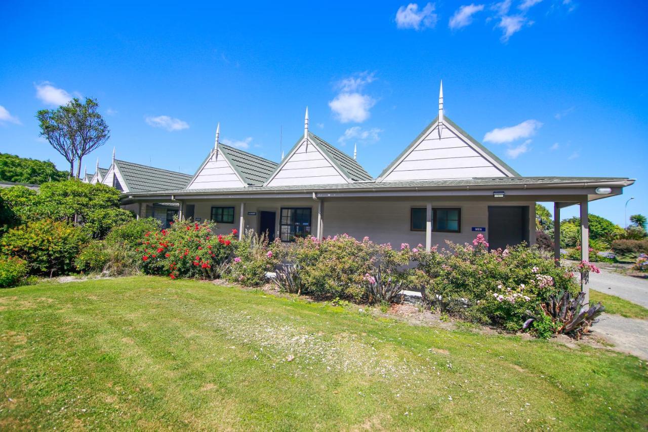 Bulls Motel & Holiday Park Halcombe Екстериор снимка