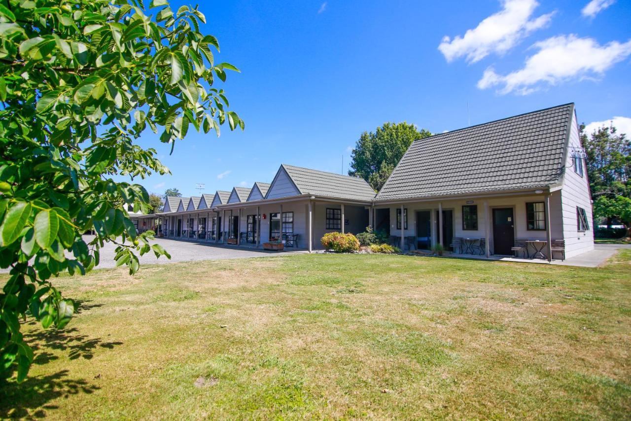 Bulls Motel & Holiday Park Halcombe Екстериор снимка